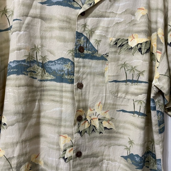 Tommy Bahama Men’s Hawaiian Print Short sleeve button up shirt, L - Picture 6 of 8